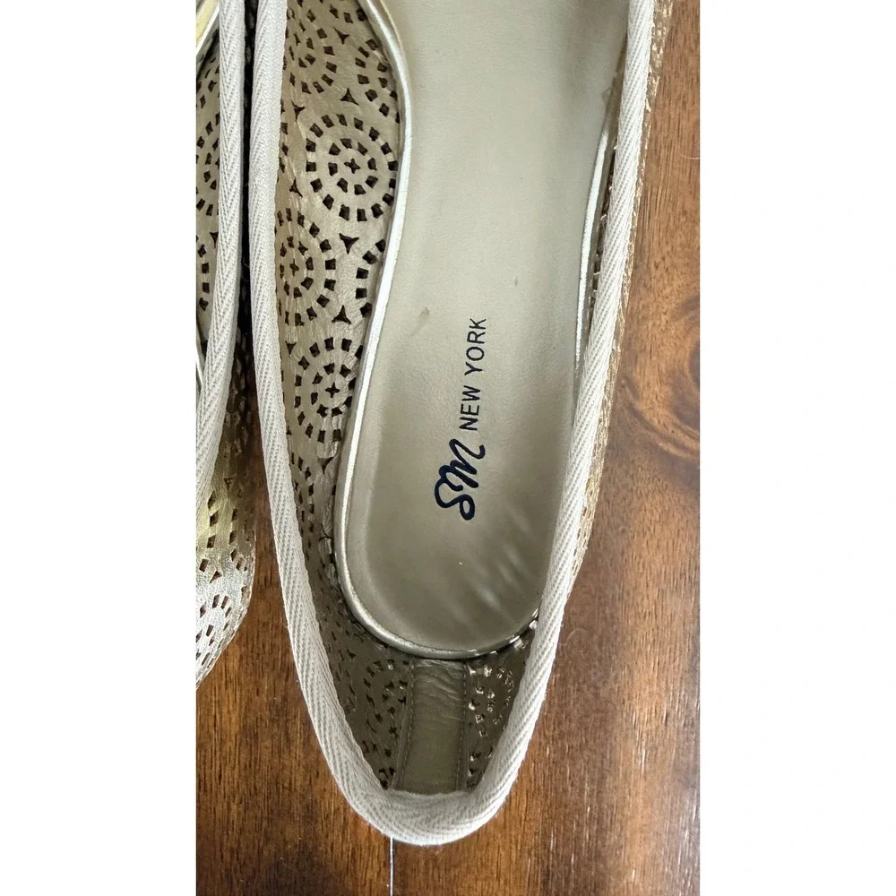 SM New York Womens Champagne Gold Metallic Laser Cut Peep Toe Wedge Shoes 8